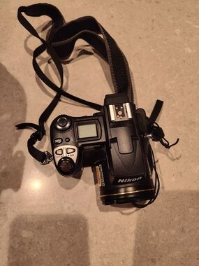 Nikon Cool Pix 5700 Black Digital Camera with Strap